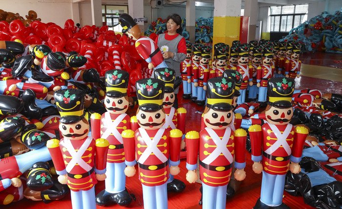 美国超市货架快空了，催单中国工厂补货