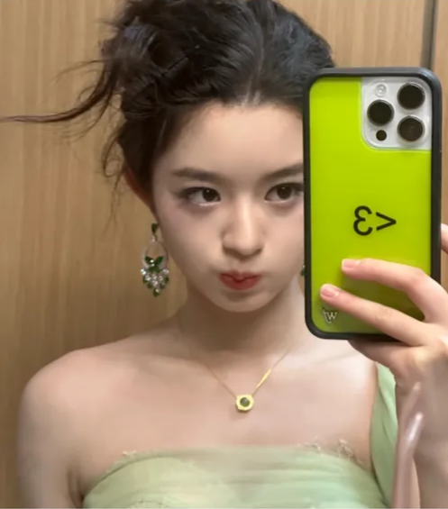 黄杨钿甜耳环价值230万?合理质疑理当得到回应