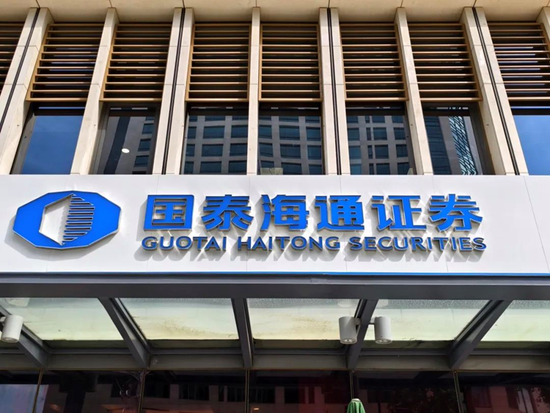 国联安的双冠王，崩塌在了华安基金