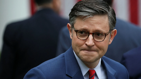 美国众议院议长约翰逊强调最后期限的重要性，“历史性”预算法案即将重新投票