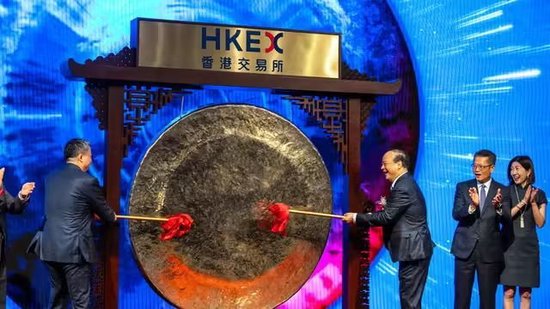 宁德时代,成功在香港上市,H股价格超过A股,市值1.4万亿,今年全球最大IPO!