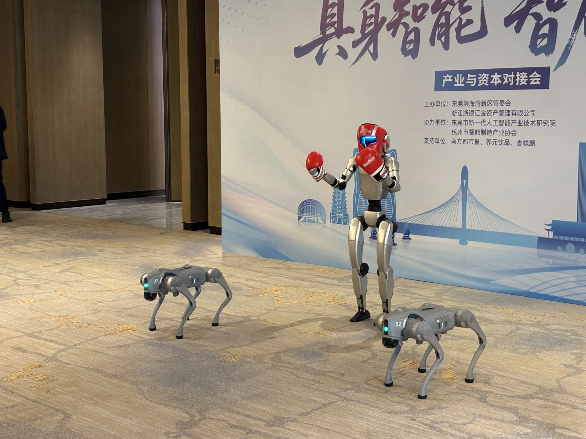 投本体还是投造螺丝钉?资本重新思考机器人投资逻辑