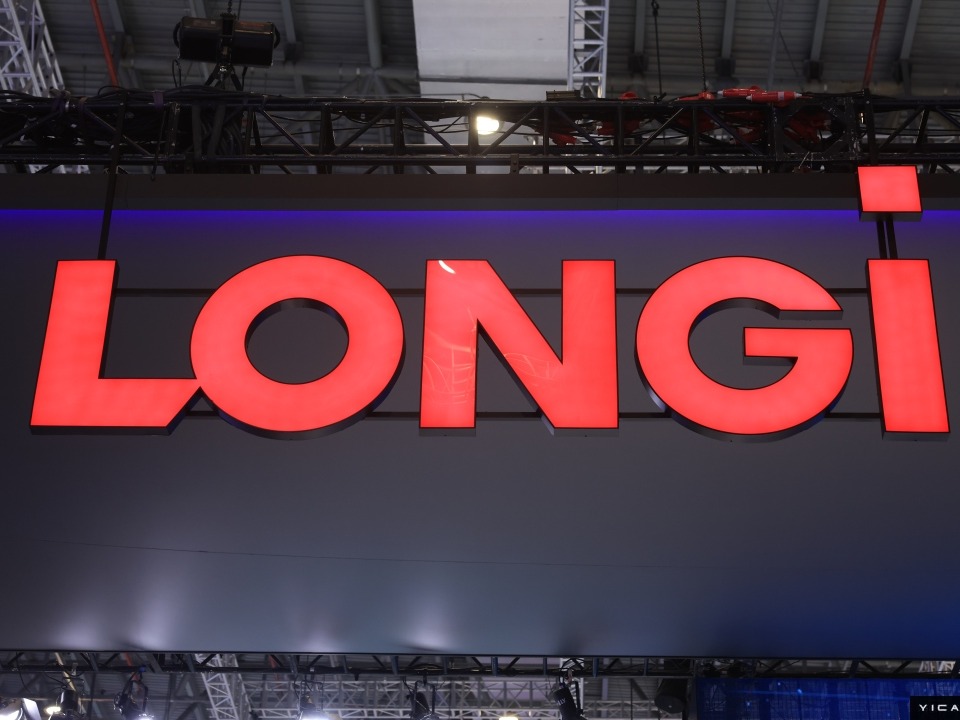 李振国辞去隆基绿能总经理等职务,女儿李姝璇将进入董事会