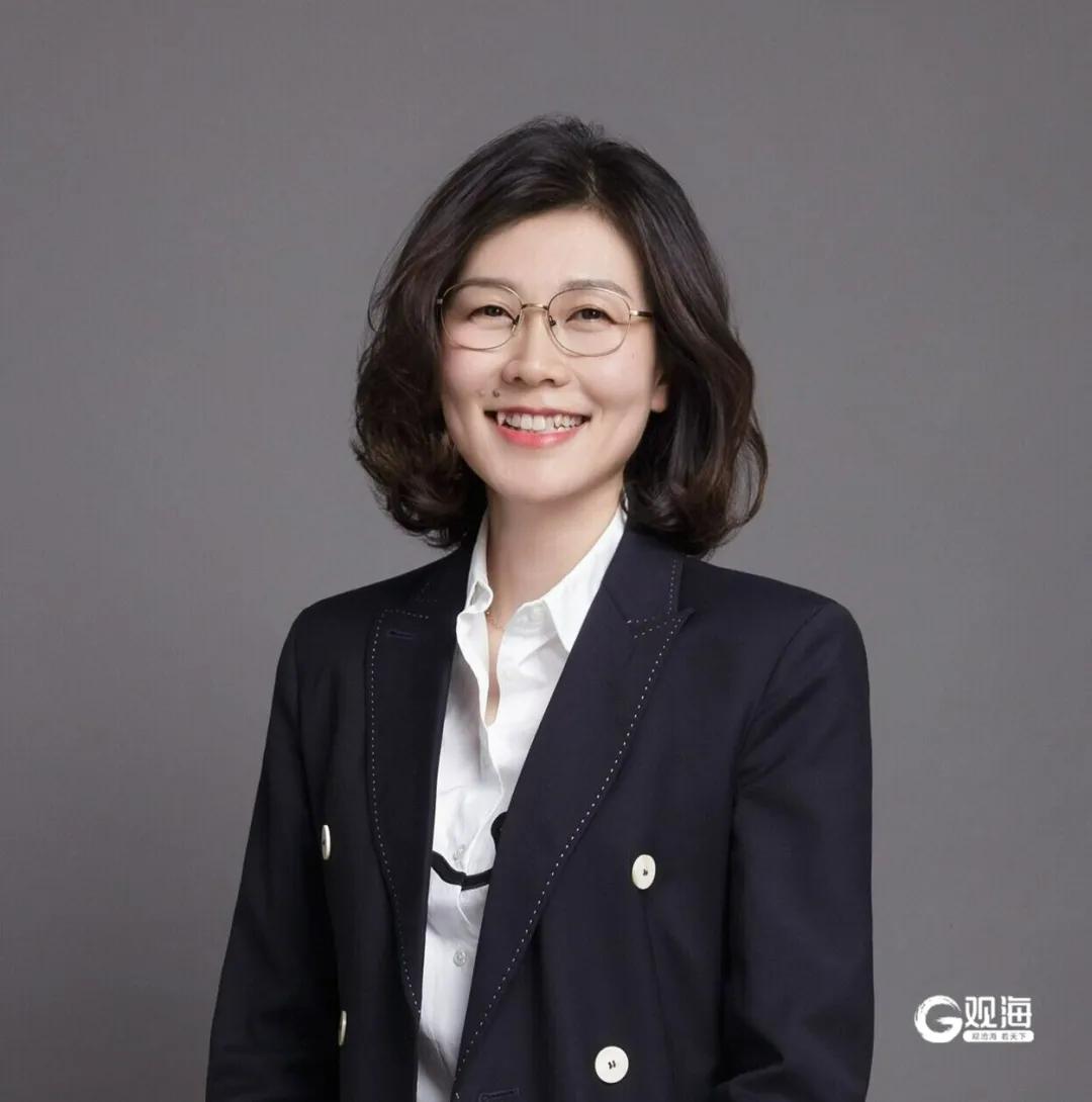 确认了!她接棒父亲任董事长!