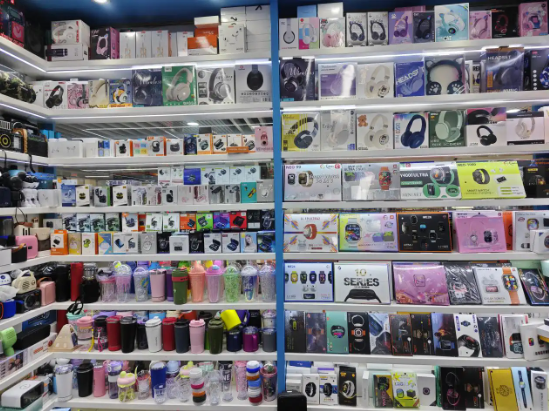 重生的TA | “24小时待机”的外贸人：他要靠“哆啦A梦”突围！