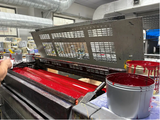 重生的TA | 包装业“卷无可卷”?5人组滴滴车队找客户!