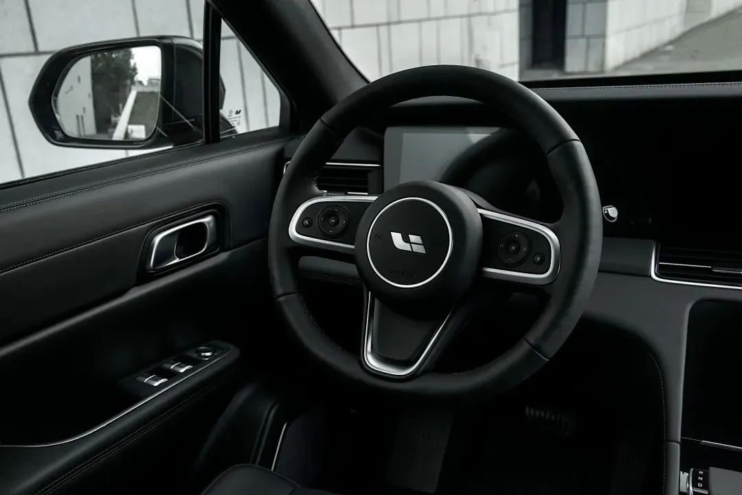 新势力“销冠”失守？理想汽车64万辆销售目标，最大变量是它？