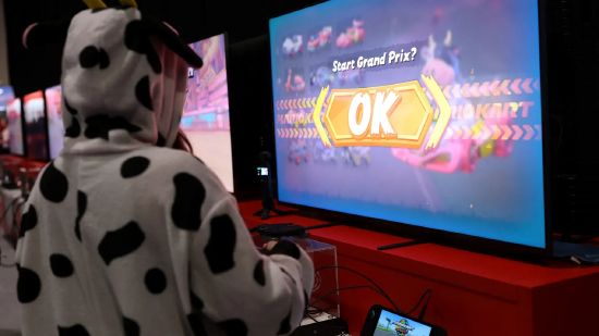 英伟达CEO黄仁勋称任天堂Switch 2配备专用AI处理器