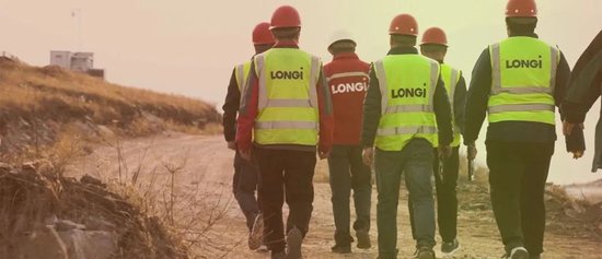 隆基绿能：老子去年亏了86.18亿，90后女儿接班能否扭转乾坤？