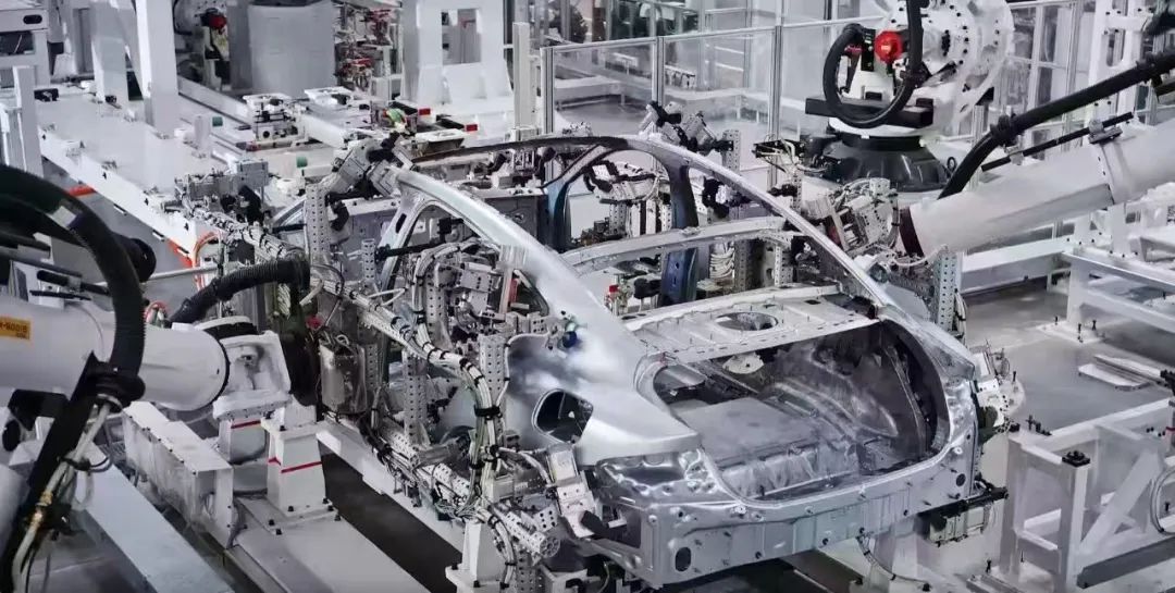 何小鹏、雷军、李斌先后喊出年内盈利，你怎么看