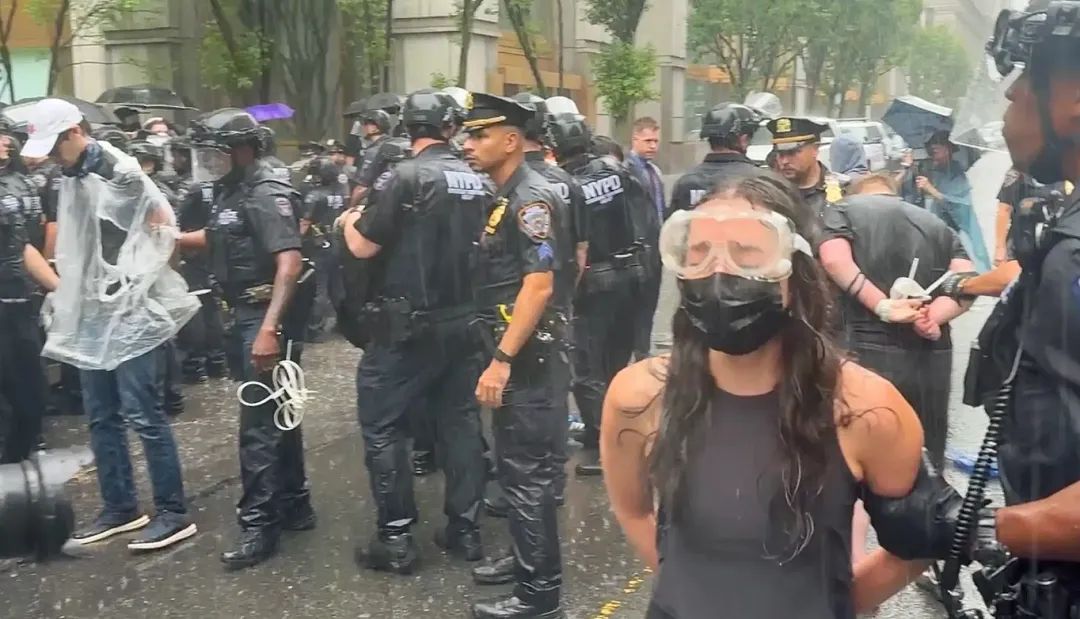 洛杉矶之后，纽约也乱了，超20人被捕