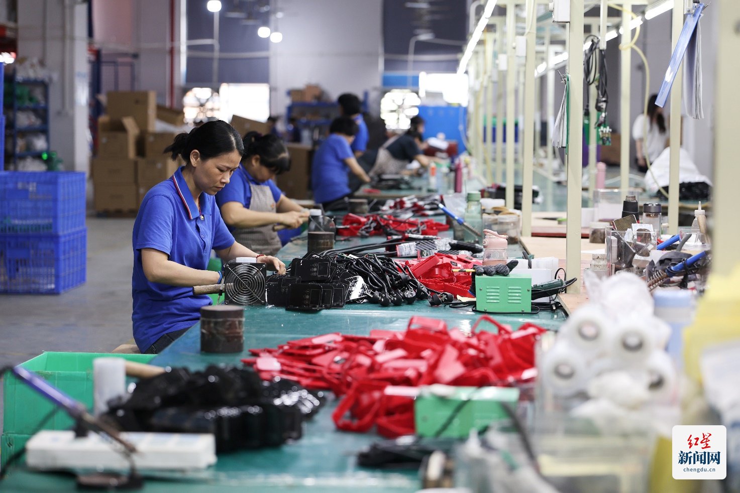 拼多多千亿扶持搭台 小鱼缸在电商西进中找到大商机