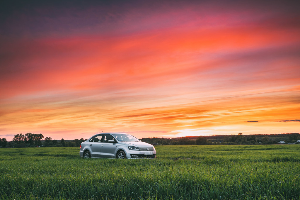 自动挡汽车起步如何避免顿挫感？