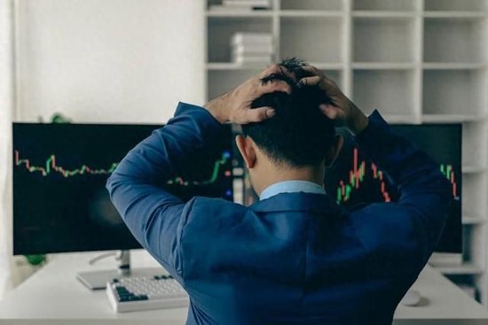 百万年薪基金经理，抗议！