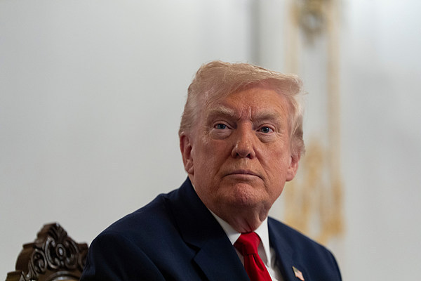 特朗普证实与马杜罗通话