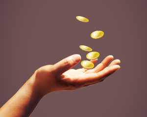 储蓄和理财哪个更适合长期投资？