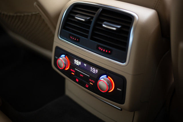 汽车空调系统如何提升车内舒适性？