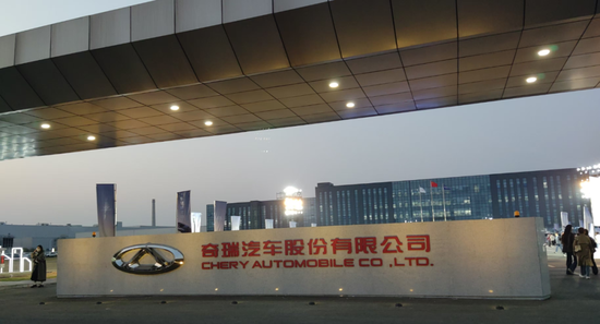 太拼了！奇瑞汽车“暴力加班”又引争议，背后深藏业绩焦虑？