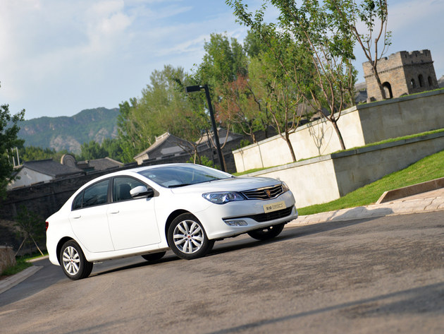 如何对比不同品牌车型的优缺点？