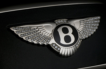 汽车轮胎爆胎后应采取哪些应对措施？